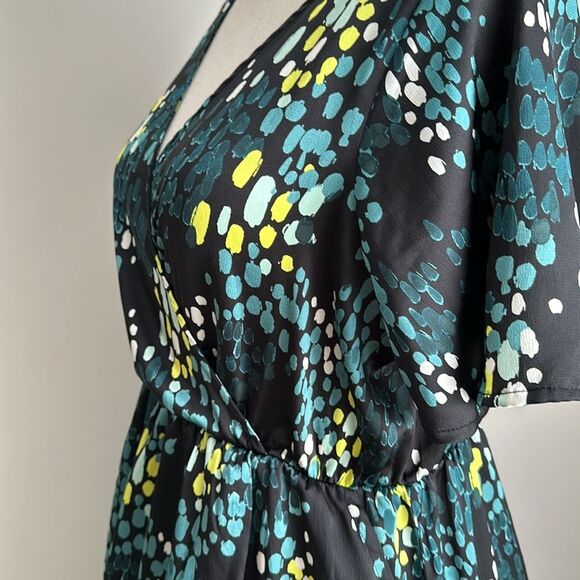 Torrid Midi Bubble Charm Flutter Sleeve Faux Wrap Dress Green Size 00/10US - Picture 12 of 12